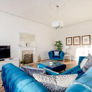 Heart Of Centre 3 Bed Georgian Apartment