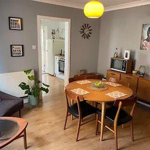 https://quirky-edwardian-retro-hideaway.tophotelsbath.com