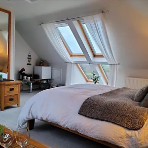 https://valley-house.exeterhotels.net