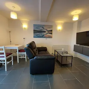 https://flat-1-cosy-and-comfortable-in.hotelsin-chester.com