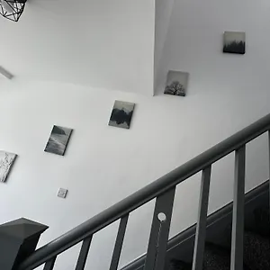 https://melville-house.hotelsin-chester.com